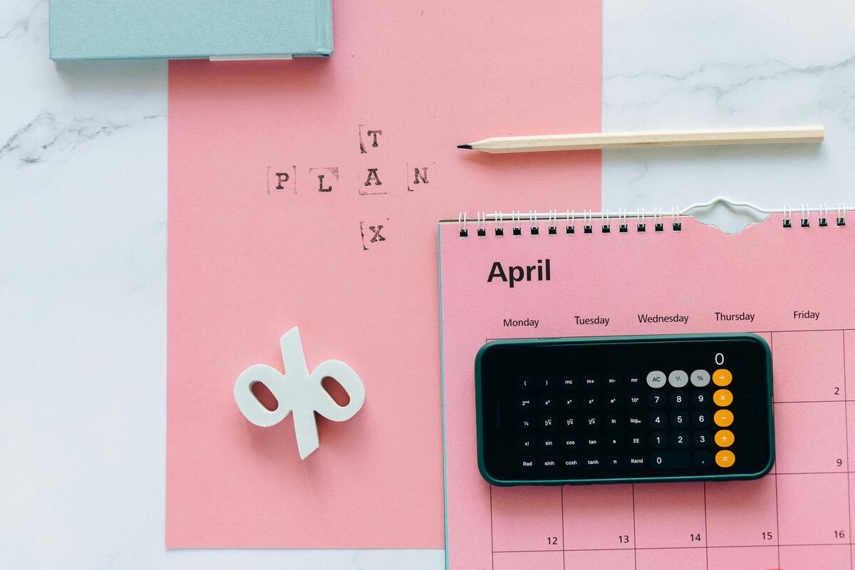 calendar showing april, uk tax year dates